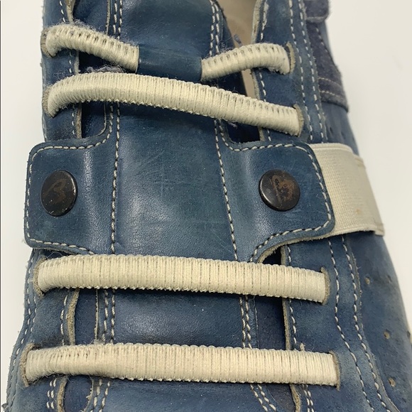 Italian deck shoes: stitching perfect; heel worn - Picture 5 of 13